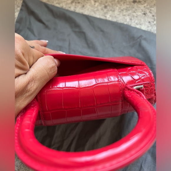 Balenciaga Hourglass Small Handbag Crocodile Embossed in Red - Picture 10 of 13